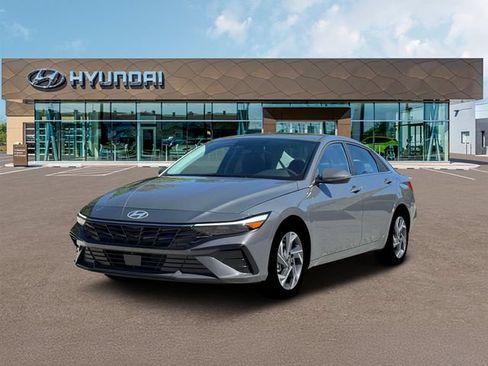 New 2026 Hyundai Elantra Limited FWD image 1