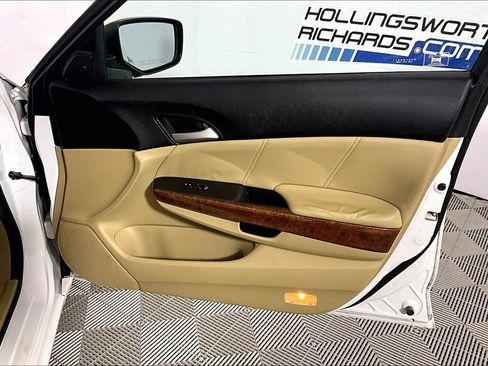 Used 2011 Honda Accord EX-L image 18