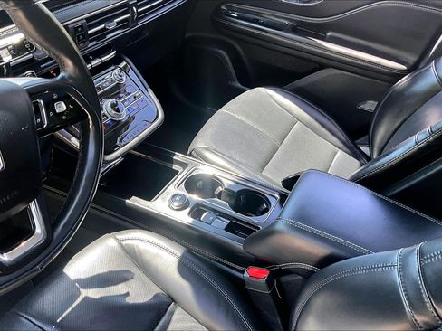 Used 2022 Lincoln Corsair AWD w/ Premium Package image 14