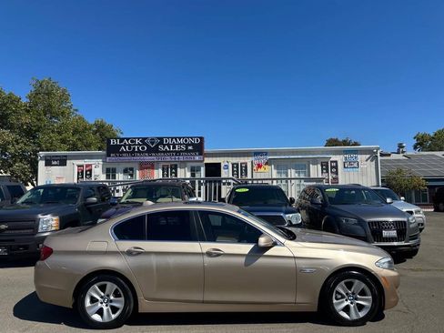 Used 2011 BMW 528i Sedan RWD image 12