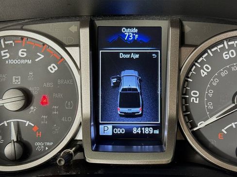 Used 2022 Toyota Tacoma SR5 RWD image 15