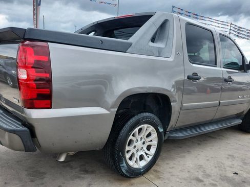 Used 2008 Chevrolet Avalanche LS RWD image 4