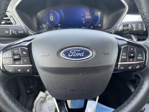Used 2022 Ford Escape SEL w/ Technology Package AWD/4WD image 28