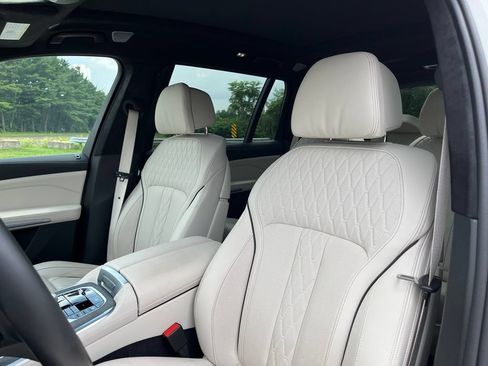 Used 2024 BMW X7 M60i w/ Executive Package AWD/4WD image 17
