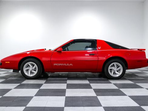 Used 1989 Pontiac Firebird Formula RWD image 4