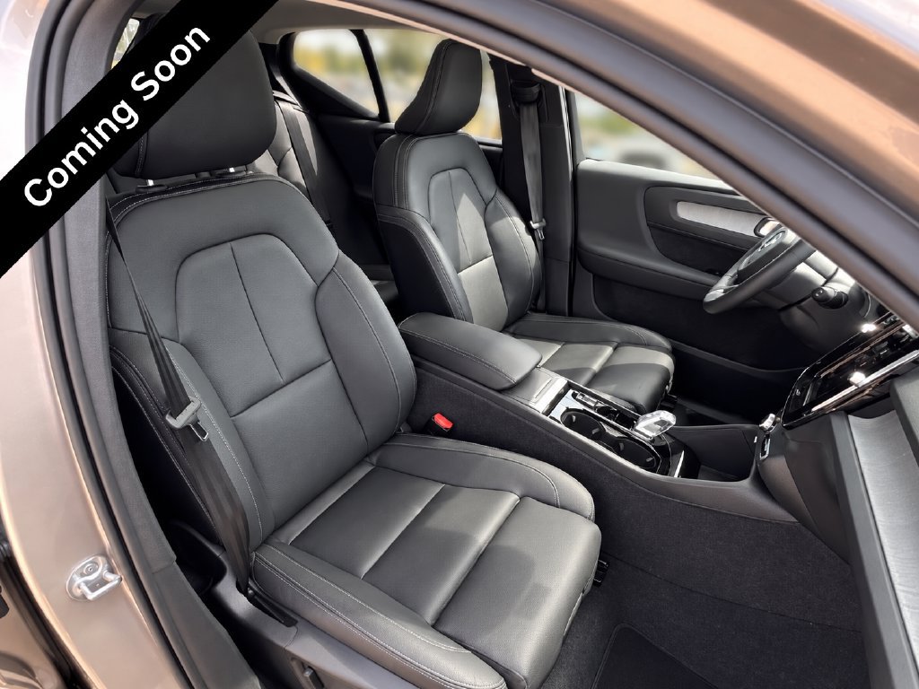 Certified 2024 Volvo XC40 B5 Ultimate AWD/4WD image 9