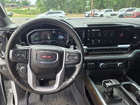 Used 2022 GMC Sierra 1500 SLT w/ SLT Premium Plus Package AWD/4WD image 8