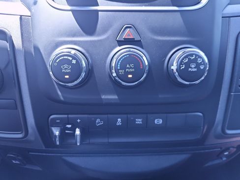 Used 2018 RAM 2500 Tradesman w/ Chrome Appearance Group AWD/4WD image 19