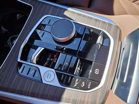 New 2026 BMW X5 xDrive50e w/ M Sport Package image 38