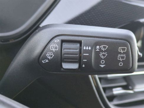 Used 2025 Ford Escape ST-Line image 25