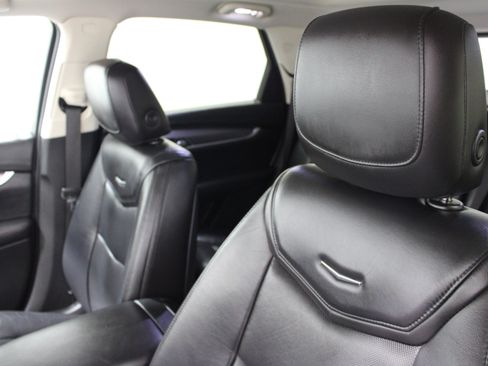 Used 2017 Cadillac XT5 Luxury w/ Driver Awareness Package AWD/4WD image 4
