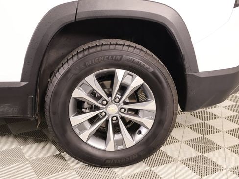 Used 2025 Chevrolet Equinox LT AWD/4WD image 17