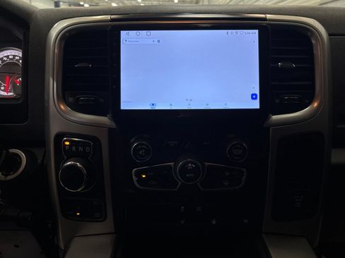 Used 2018 RAM 1500 SLT AWD/4WD image 18