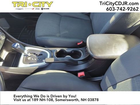 Used 2011 Chrysler 200 Touring image 32