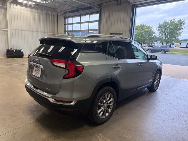 Used 2024 GMC Terrain SLT AWD/4WD image 5
