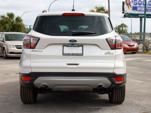 Used 2017 Ford Escape SE w/ Equipment Group 201A FWD image 7
