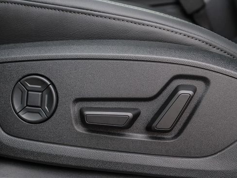 New 2025 Audi Q3 2.0T Premium image 28