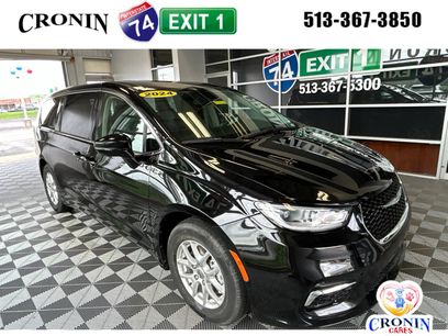Used 2024 Chrysler Pacifica Touring-L
