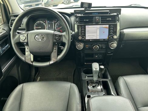 Used 2021 Toyota 4Runner TRD Off-Road Premium w/ Moonroof Package AWD/4WD image 18
