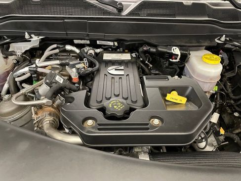 Certified 2025 RAM 2500 Laramie w/ Night Edition AWD/4WD image 33
