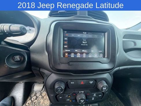 Used 2018 Jeep Renegade Latitude AWD/4WD image 18