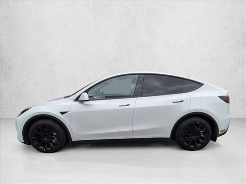 Used 2023 Tesla Model Y Long Range AWD/4WD image 9