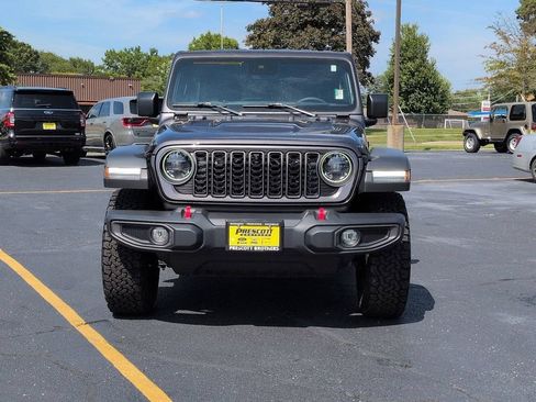 Used 2024 Jeep Wrangler Unlimited Rubicon w/ Technology Group AWD/4WD image 3