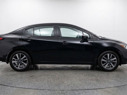 Used 2025 Nissan Versa SV FWD image 11