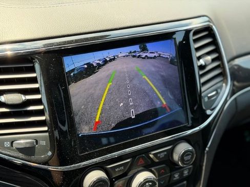 Used 2020 Jeep Grand Cherokee Overland AWD/4WD image 25