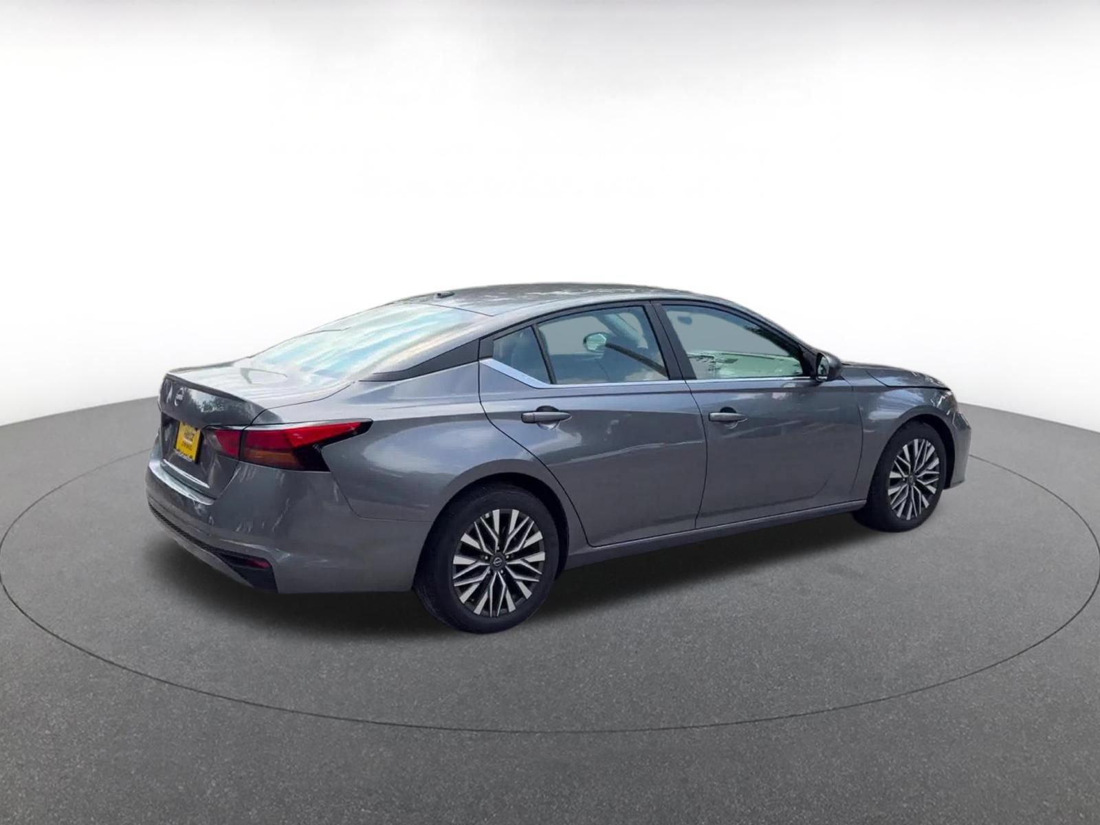 Used 2026 Nissan Altima 2.5 SV FWD image 13