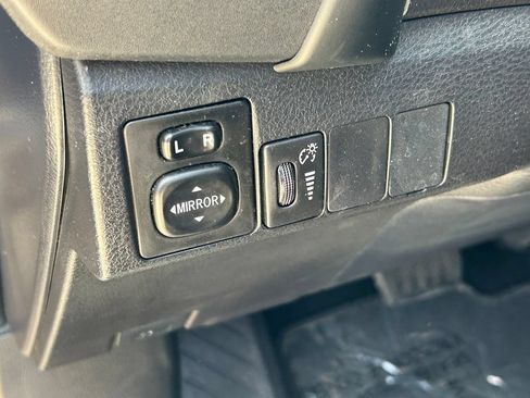 Used 2018 Toyota Corolla LE FWD image 22