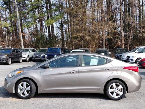 Used 2013 Hyundai Elantra GLS w/ Preferred Pkg image 4