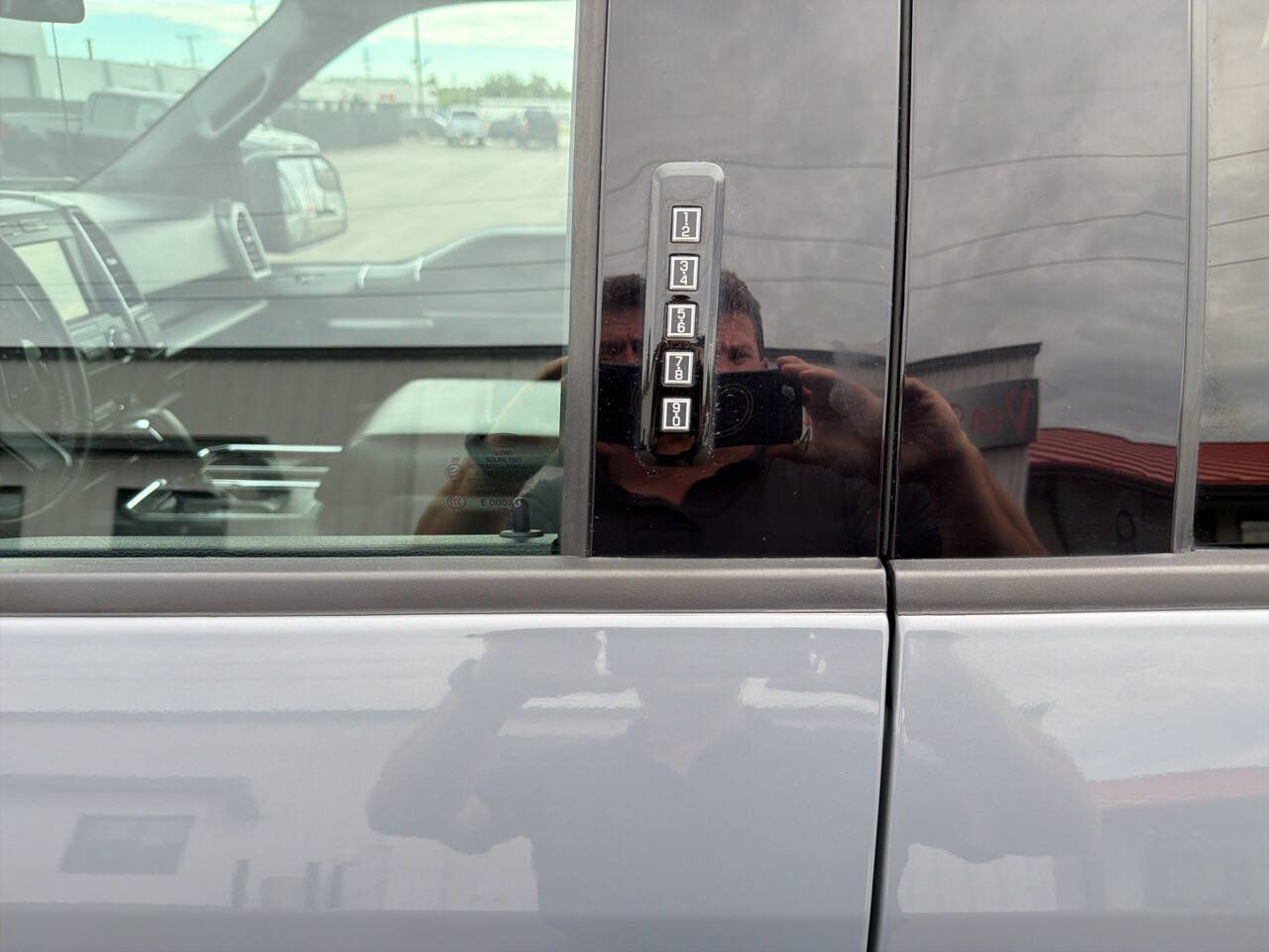 Used 2019 Ford F150 XLT w/ Equipment Group 302A Luxury AWD/4WD image 11