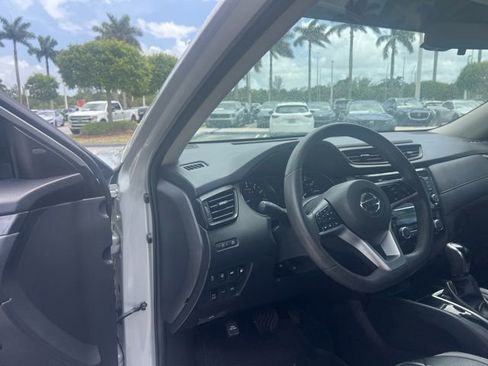 Used 2020 Nissan Rogue SV AWD/4WD image 20