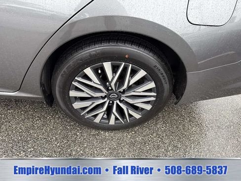 Used 2023 Nissan Altima 2.5 SV FWD image 13