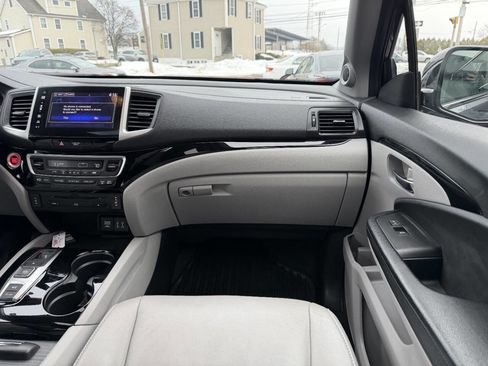 Used 2016 Honda Pilot Touring image 31
