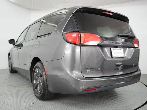 Used 2019 Chrysler Pacifica Limited w/ Advanced Safetytec Group image 7