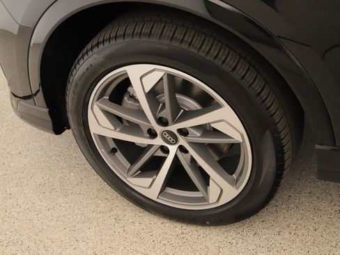 New 2025 Audi Q3 2.0T Premium image 30