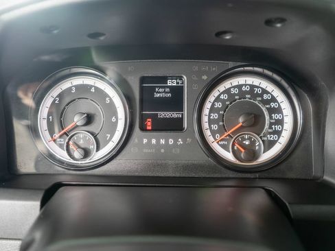 Used 2017 RAM 1500 Tradesman w/ Chrome Appearance Group AWD/4WD image 17