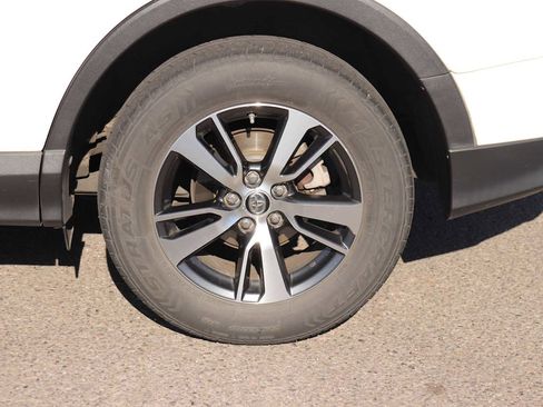 Used 2017 Toyota RAV4 XLE AWD/4WD image 9