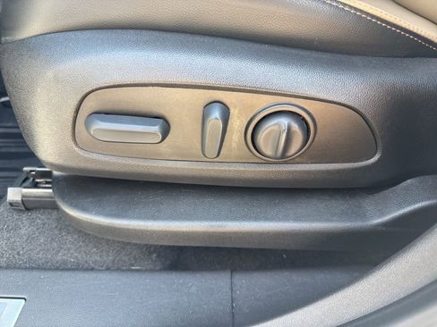 Used 2022 Chevrolet Equinox Premier FWD image 10