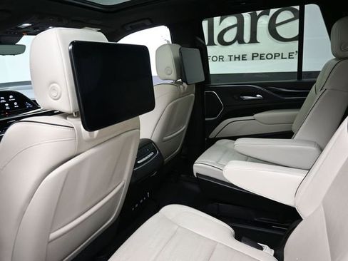 Used 2021 Cadillac Escalade Sport w/ Driver Assist Tech Package AWD/4WD image 24