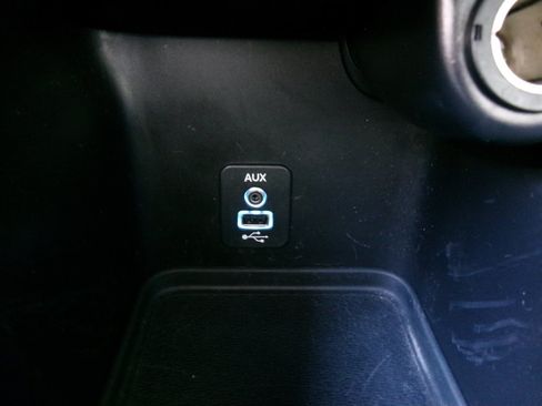 Used 2018 Dodge Journey SXT w/ Safe & Sound Group FWD image 37