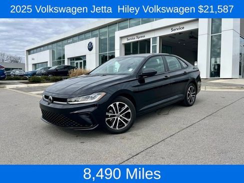 Used 2025 Volkswagen Jetta Sport image 1