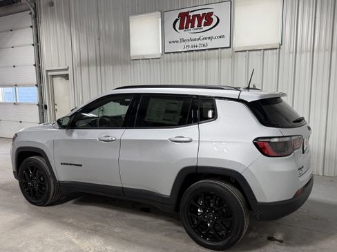 New 2026 Jeep Compass Latitude image 14