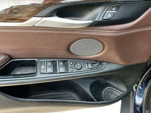 Used 2018 BMW X5 xDrive40e image 8