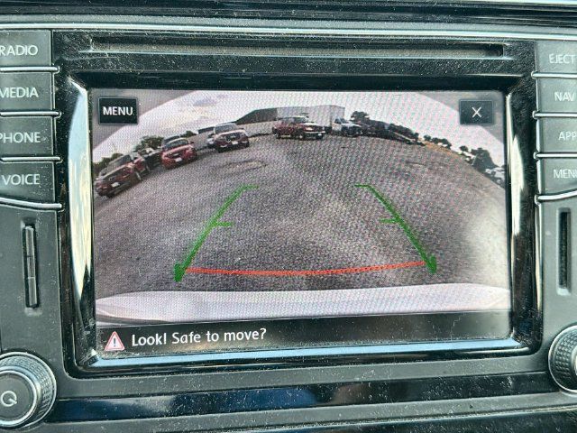 Used 2018 Volkswagen Passat 2.0T SE FWD image 17
