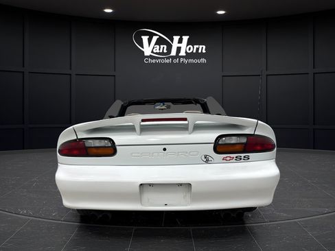 Used 2000 Chevrolet Camaro Z28 w/ SS Performance/Appearance Pkg RWD image 12