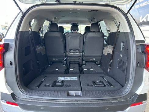 New 2026 Kia Carnival FWD image 12