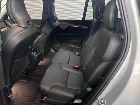 Certified 2025 Volvo XC90 B6 Plus image 4